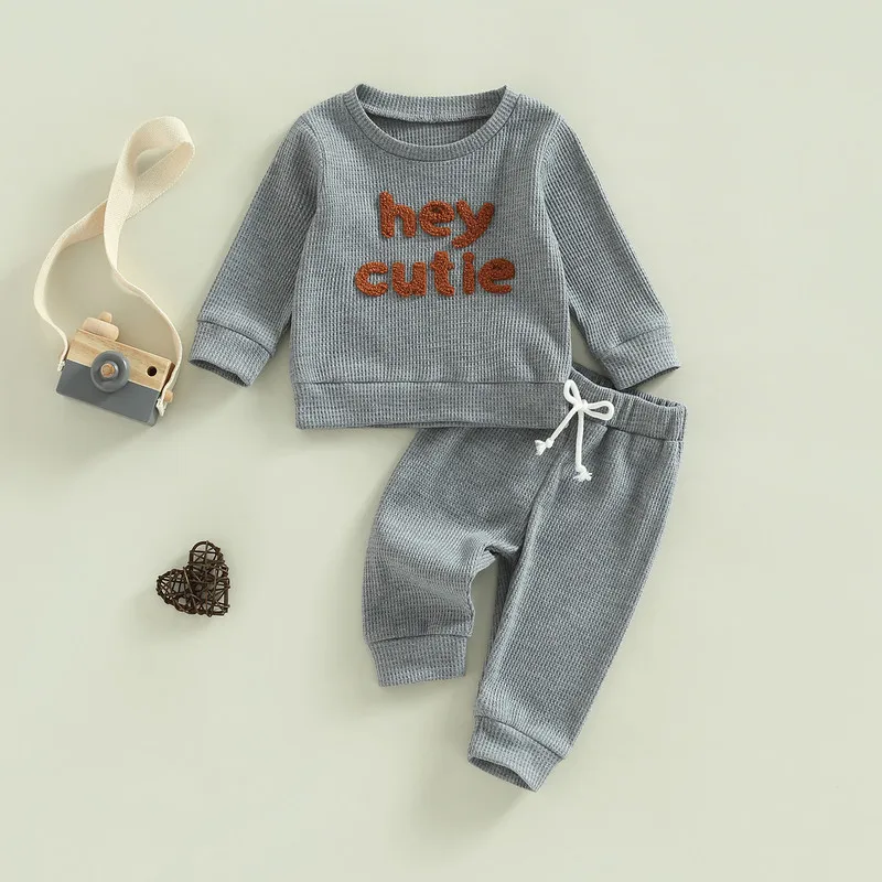 

Одежда для маленьких мальчиков и девочек, спортивная одежда, комплекты штанов, толстовка с длинным рукавом и вышивкой буквами, комплект из к...