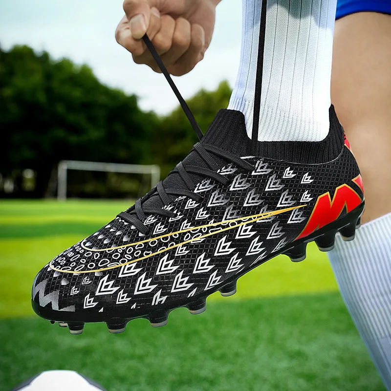 Size 33-45 Black Printing Children Football Sneakers Low cut Anti-slip Men Women Soccer Training Shoes Comfy Mens Football Boots