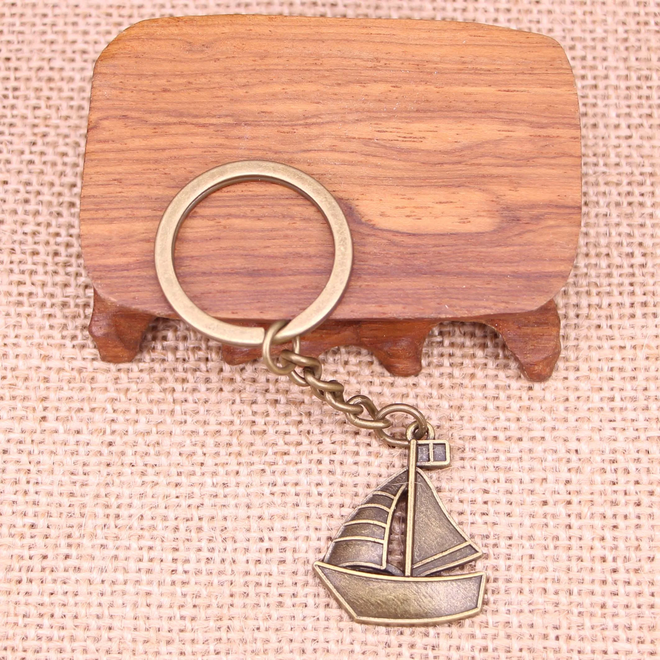 

20pcs New Fashion Keychain 30x25mm ship boat Pendants DIY Men Jewelry Car Key Chain Ring Holder Souvenir For Gift
