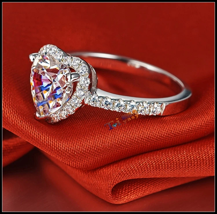 Женское однотонное Золотое кольцо с муассанитом бриллиантом в форме сердца 18