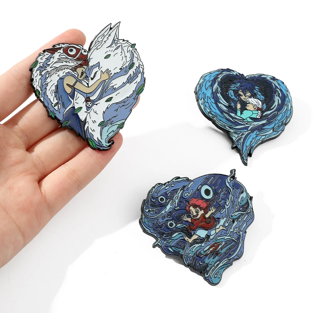 Брошь в виде движущегося замка Софи из аниме Howl |