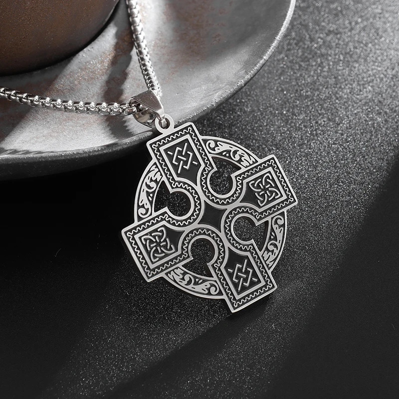 

Fashionable Classic Celtic Knot Irish Amulet Stainless Steel Pendant Necklace Men Women Gothic Punk Jewelry for Men and Women