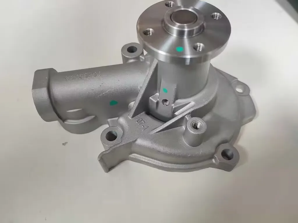 Водяной насос двигателя GEELY EMGRAND EC8 Двигатель Mitsubishi 4G63 4G69 AT