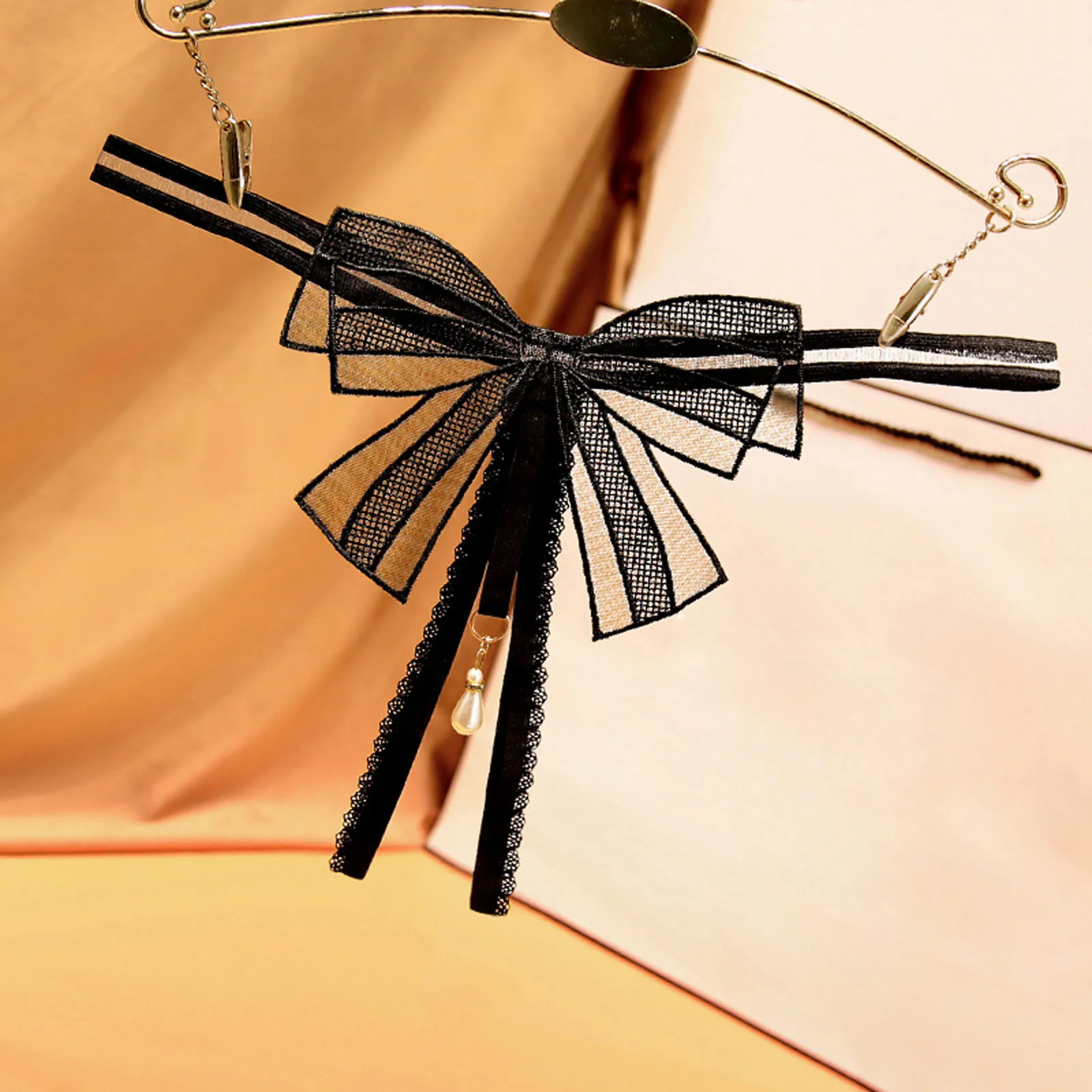 Соблазнительные кружевные стринги с бантом однотонные прозрачные