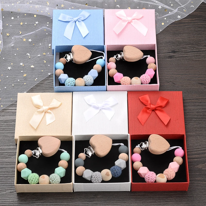 

Baby Wooden Heart Shape Pacifier Clips Boxed Silicone Geometric Crochet Beads Infant Soother Nipple Chain Boy Girl Shower Gift