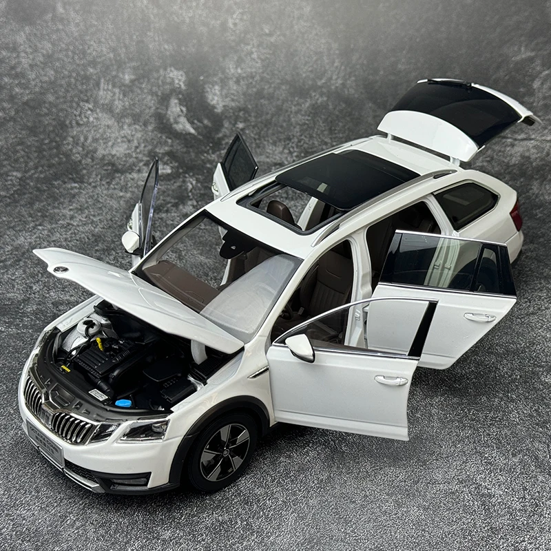Оригинальная фабрика 1:18 Skoda Octavia wagon SKODA OCTAVIA модель автомобиля из сплава