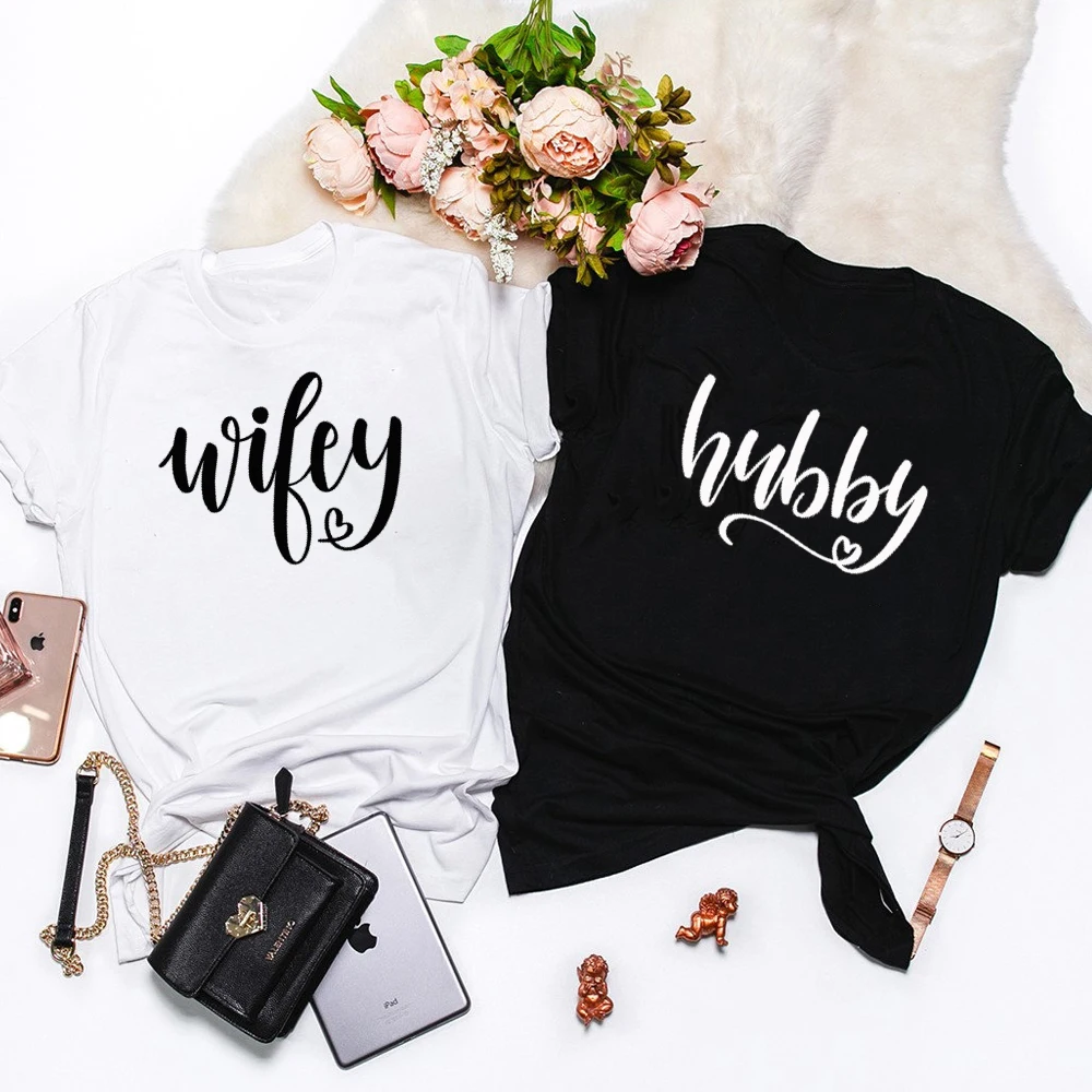 

Прямая поставка Футболки Wifey & Hubby футболка унисекс 90-х День Святого Валентина Футболка Персонализированная новая парная Подарочная футболк...