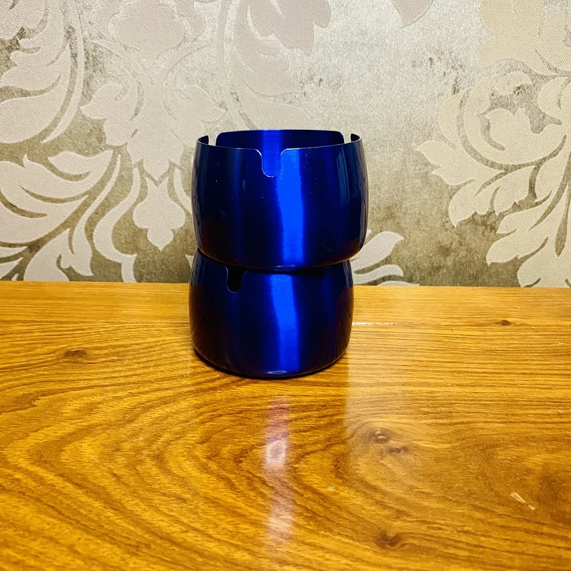 

Klein Blue ashtray, stainless steel, creative and personalized fall and wind resistant, with a niche combination of ins