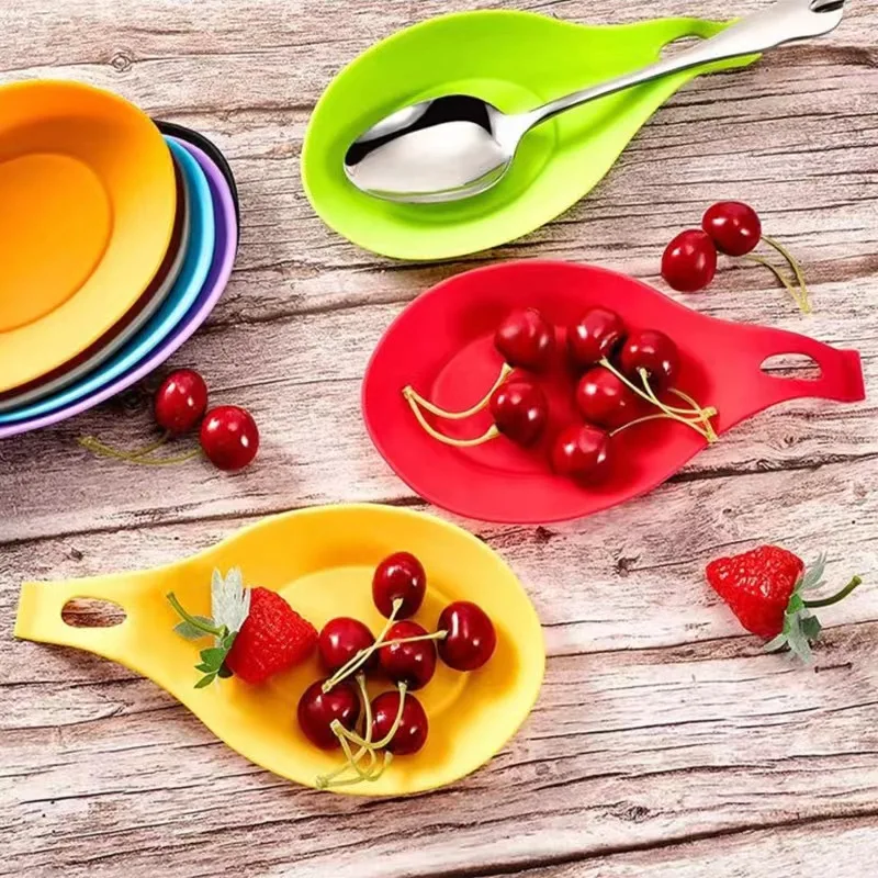 

1pc Kitchen Spoon Support Pad Heat Resistant Silicone Spoon Rack Placemat Soup Spoon Pad Glass Coaster Tray Kitchen Storage Tool