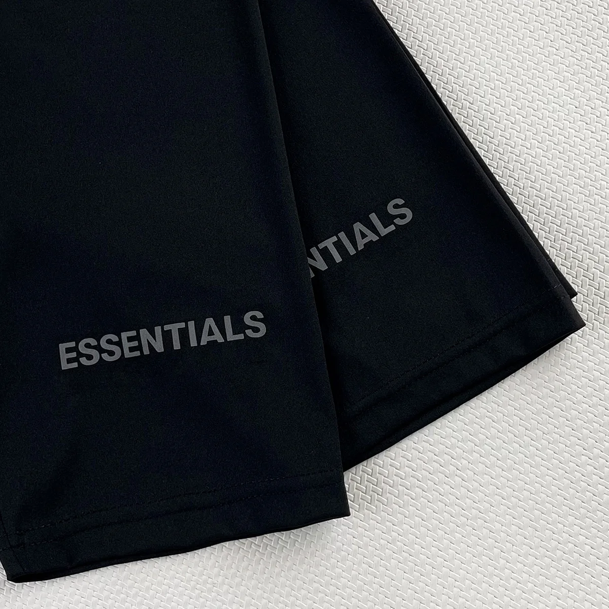 NEW ESSENTIALS Tight Leggings Bottoming Sweatpants Yoga High Waist Stretch Reflective Shorts Fashion High Quality Yoga shorts