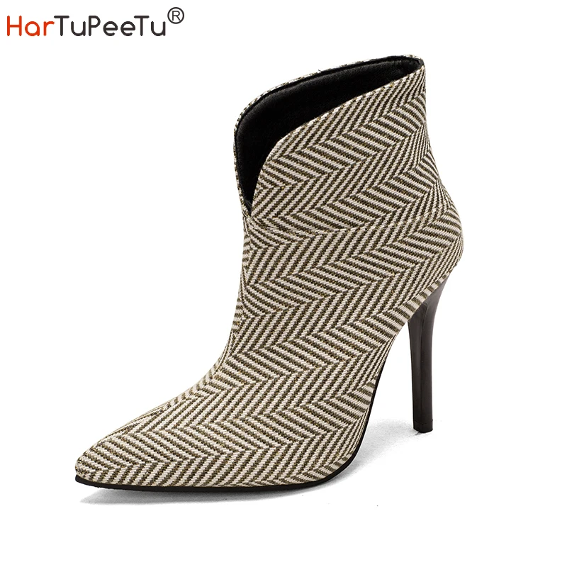 Женские ботильоны на шпильке с острым носком