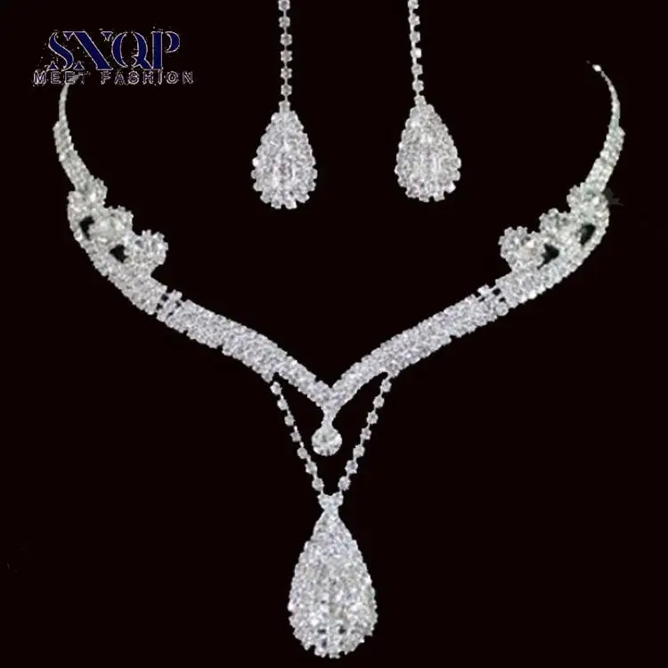 

Rhinestone Necklace Earings Set for Women Hot Sale Ornament European and American Bride Clothing Accessories Claw Chain Necklace