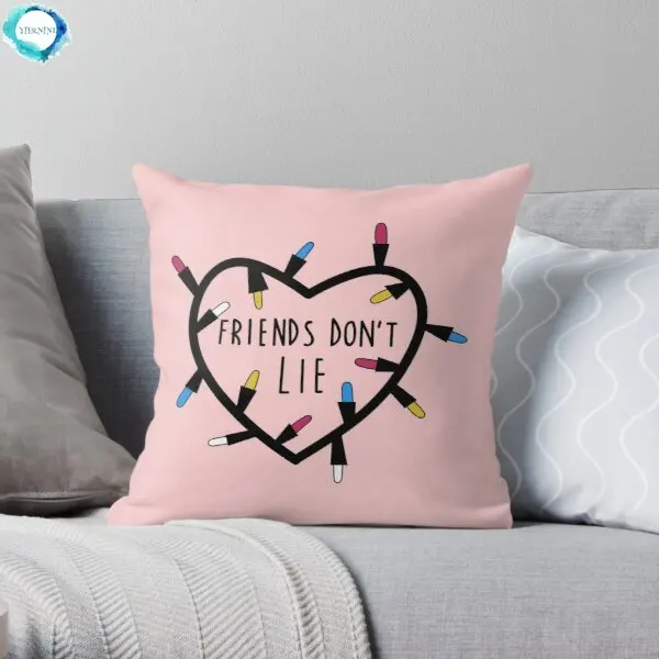 

Наволочка с надписью «Friends Dont Lie»