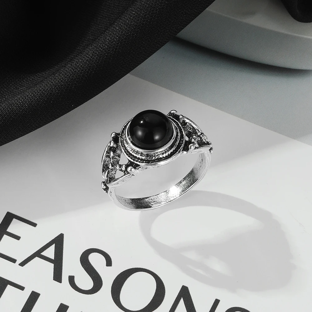 

FAMSHIN Retro Round Black Bead Rings For Women Fashion Gradient Crystal Zircon Cutout Heart Open Rings Finger Jewelry Gift