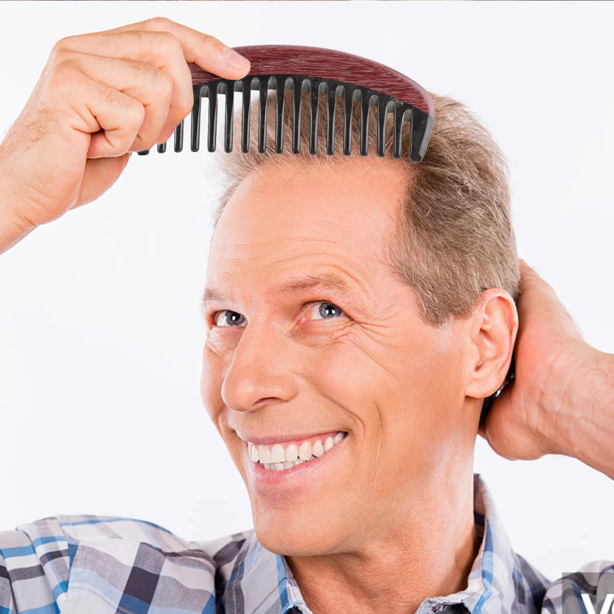 

1pc Natural Ox Horn Anti-Static Hair Comb Fine Teeth Wood Comb (Random Color)