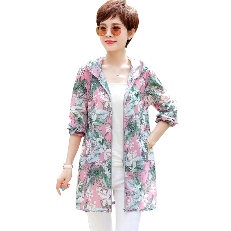 

Женская ветровка средней длины с капюшоном и принтом, свободного покроя