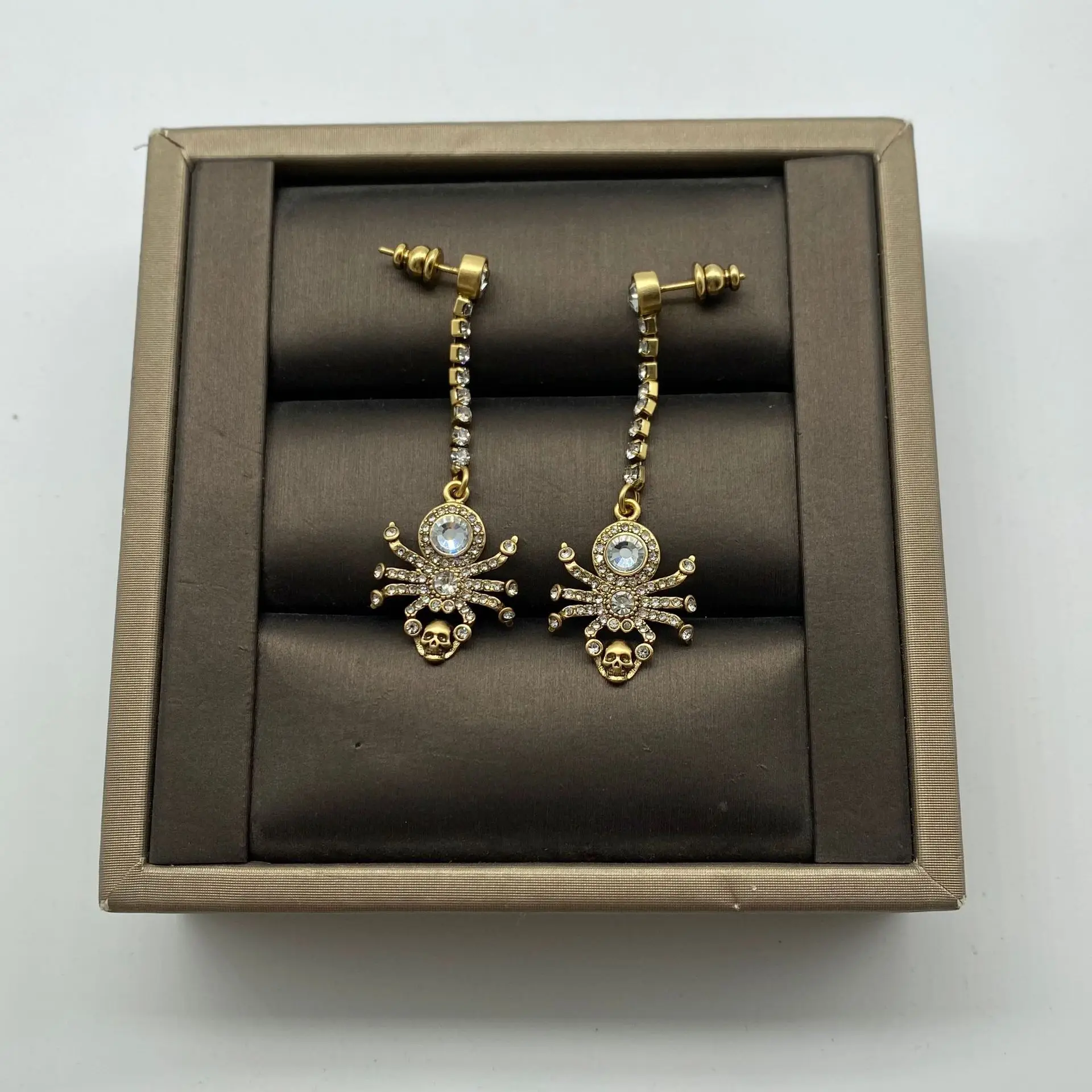 

Серьги-гвоздики женские с кристаллами, 18 К золото