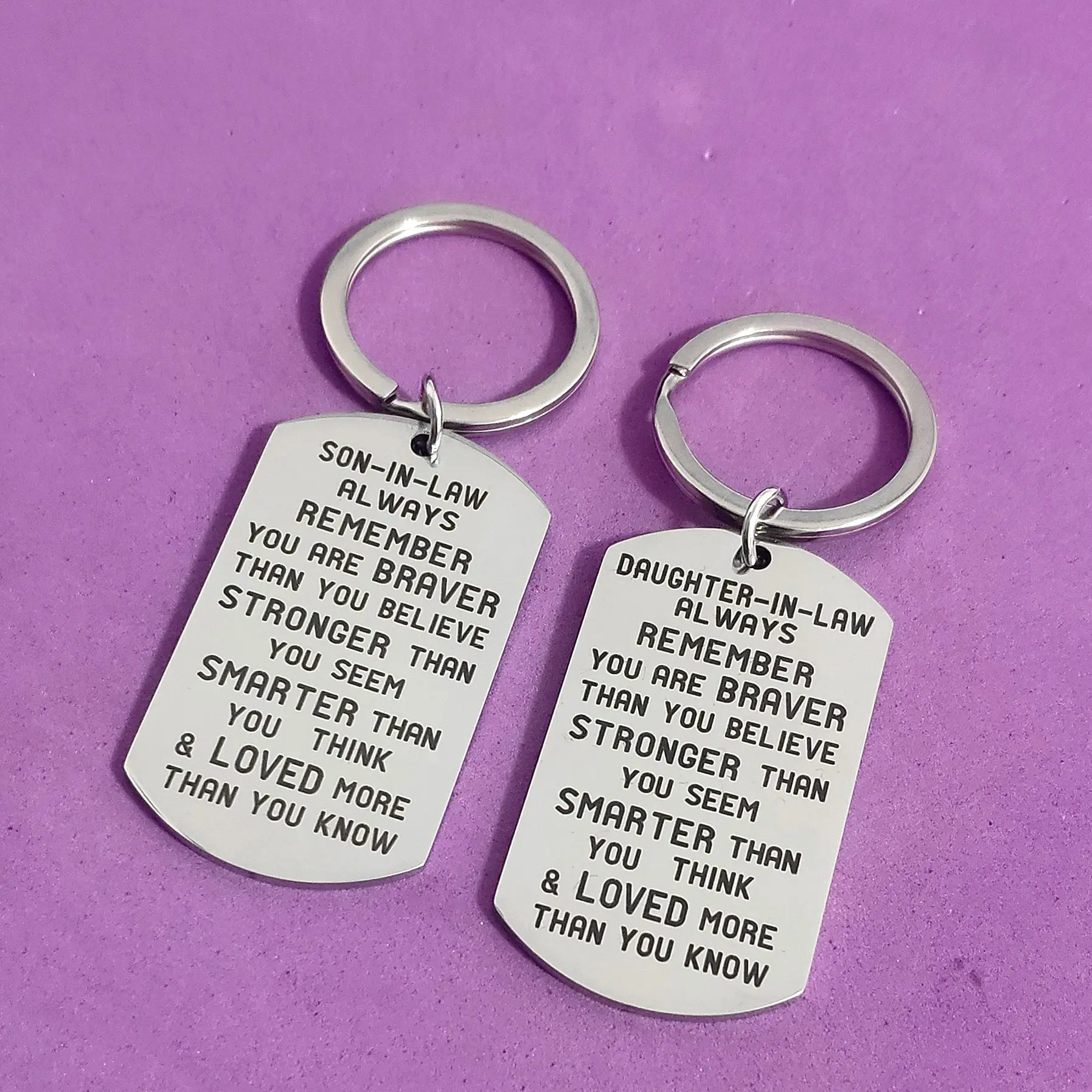 

Creative Carabiner for Keys to Son-in-law Daughter-in-law Keyring Birthday Thanksgiving Military Tags Stainless Steel Gifts