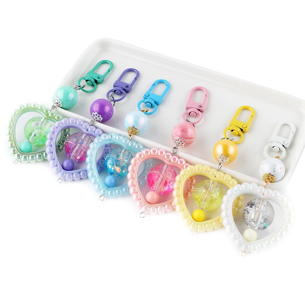 1 шт. кольцо-брелок с акриловыми бусинами в форме сердца