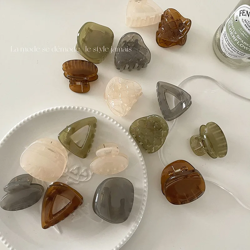 

Geometric Smooth Small Hair Claws Frosted Textured Women's Hairpins Mini Triangle Clip Claw for Hair Hairgrip Acrylic Headdress