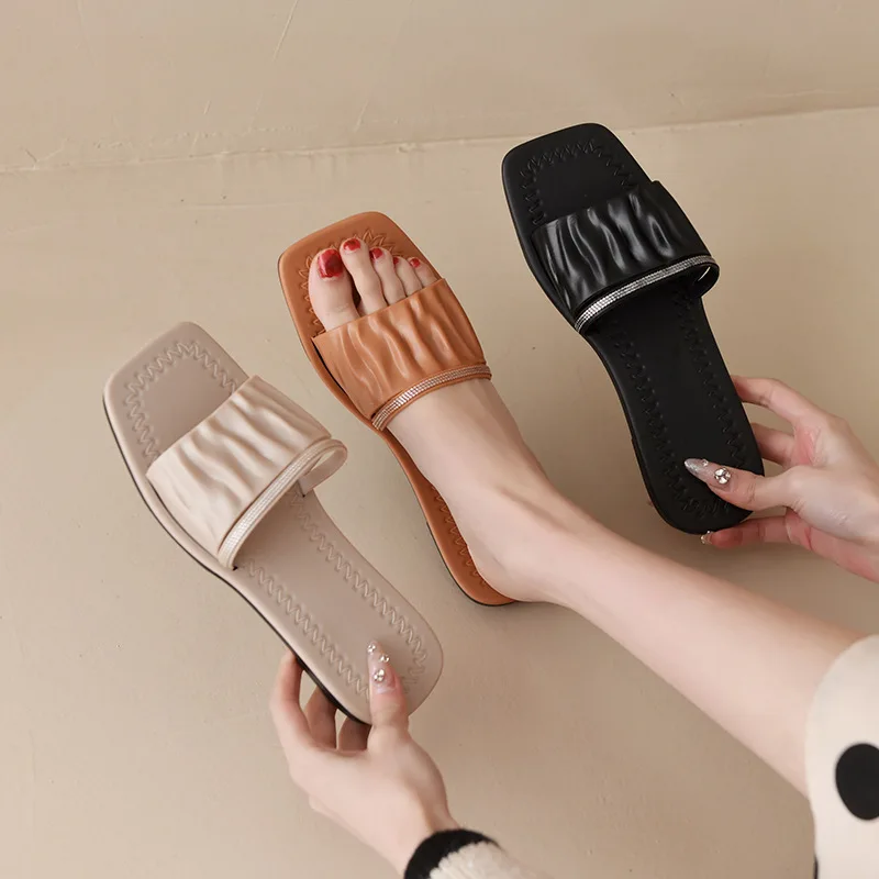 

2022 New Korean Version of Fashion Simple Sandals and Slippers To Wear Summer Flat Beach Student Women's Shoes Flip Flops