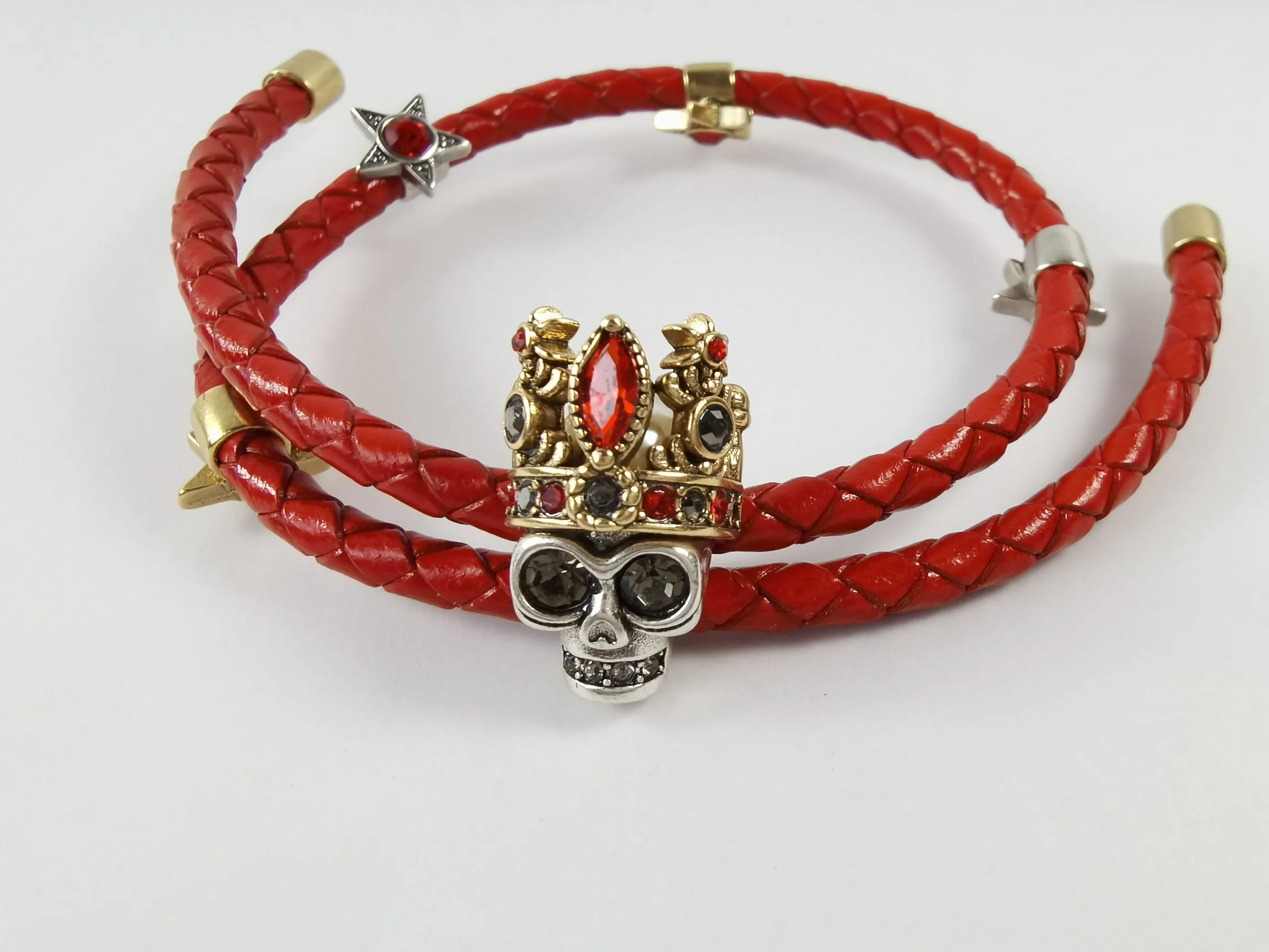 

Exquisite workmanship leather personality trend skull bracelet