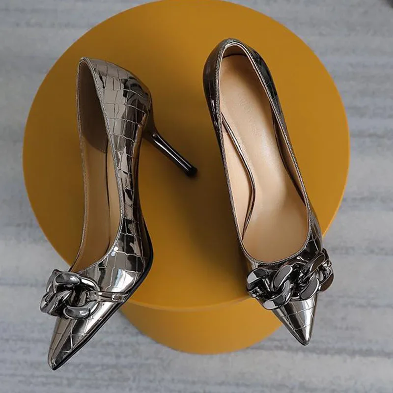 Женские туфли-лодочки с открытым носком на низком каблуке 6 см