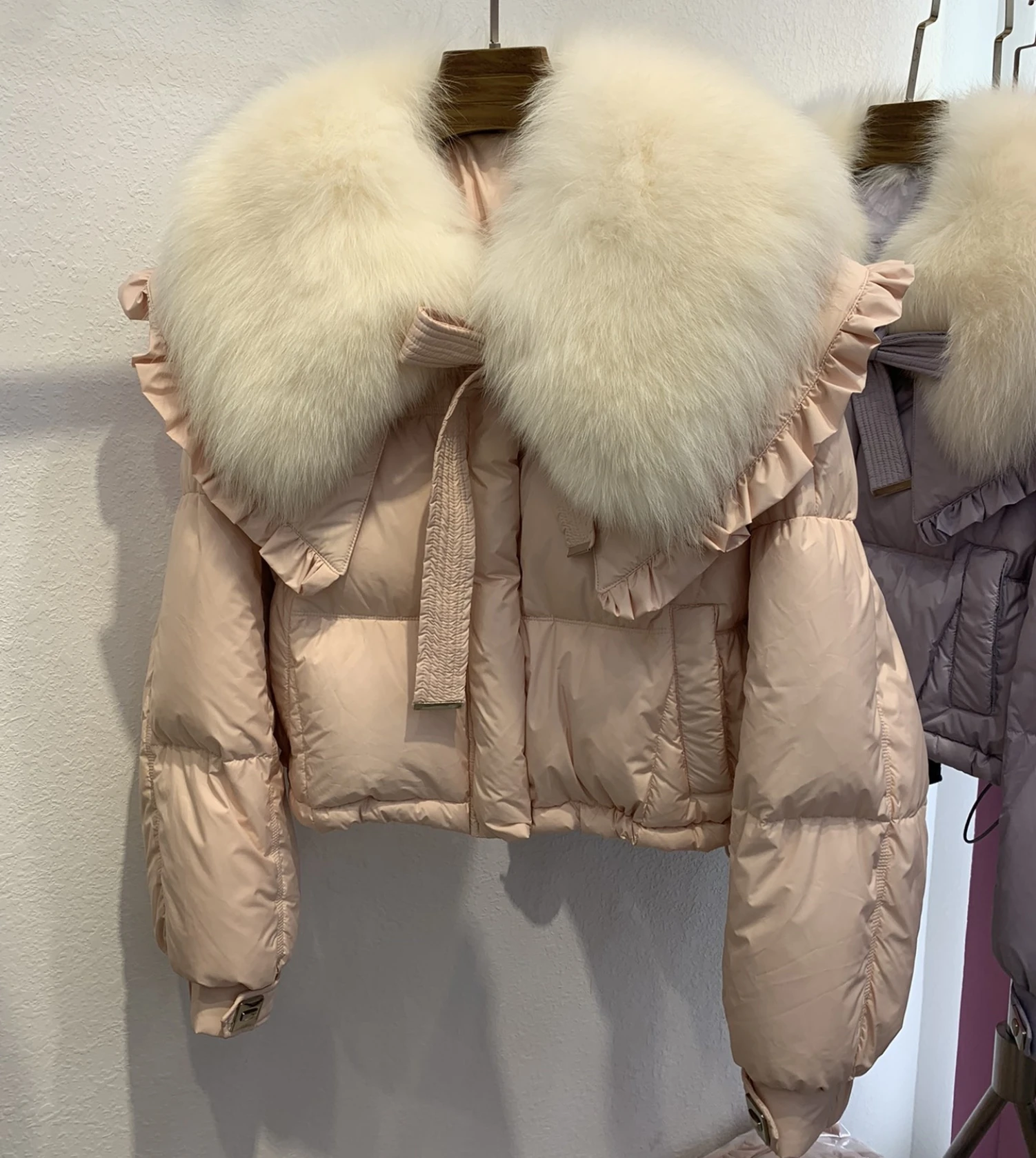 2023 натуральный мех роскошный большой короткий пуховик с воротником из