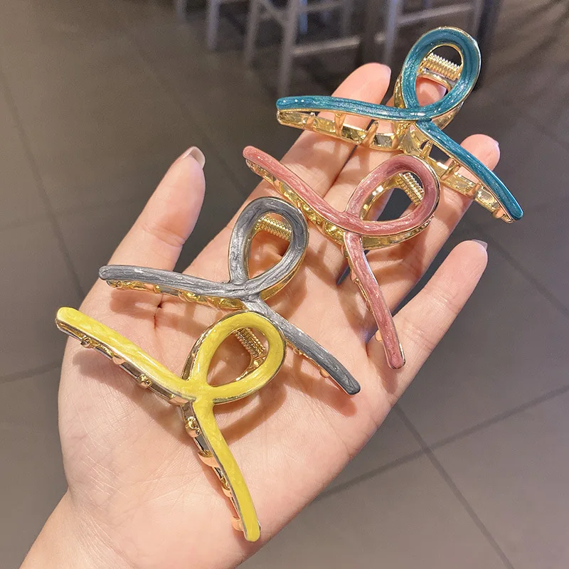 

AISHG Women Hair Clips Korean Version Metal Cross Claw Clip Fashion Sweet Girls Shark Hairclips Hair Accessories