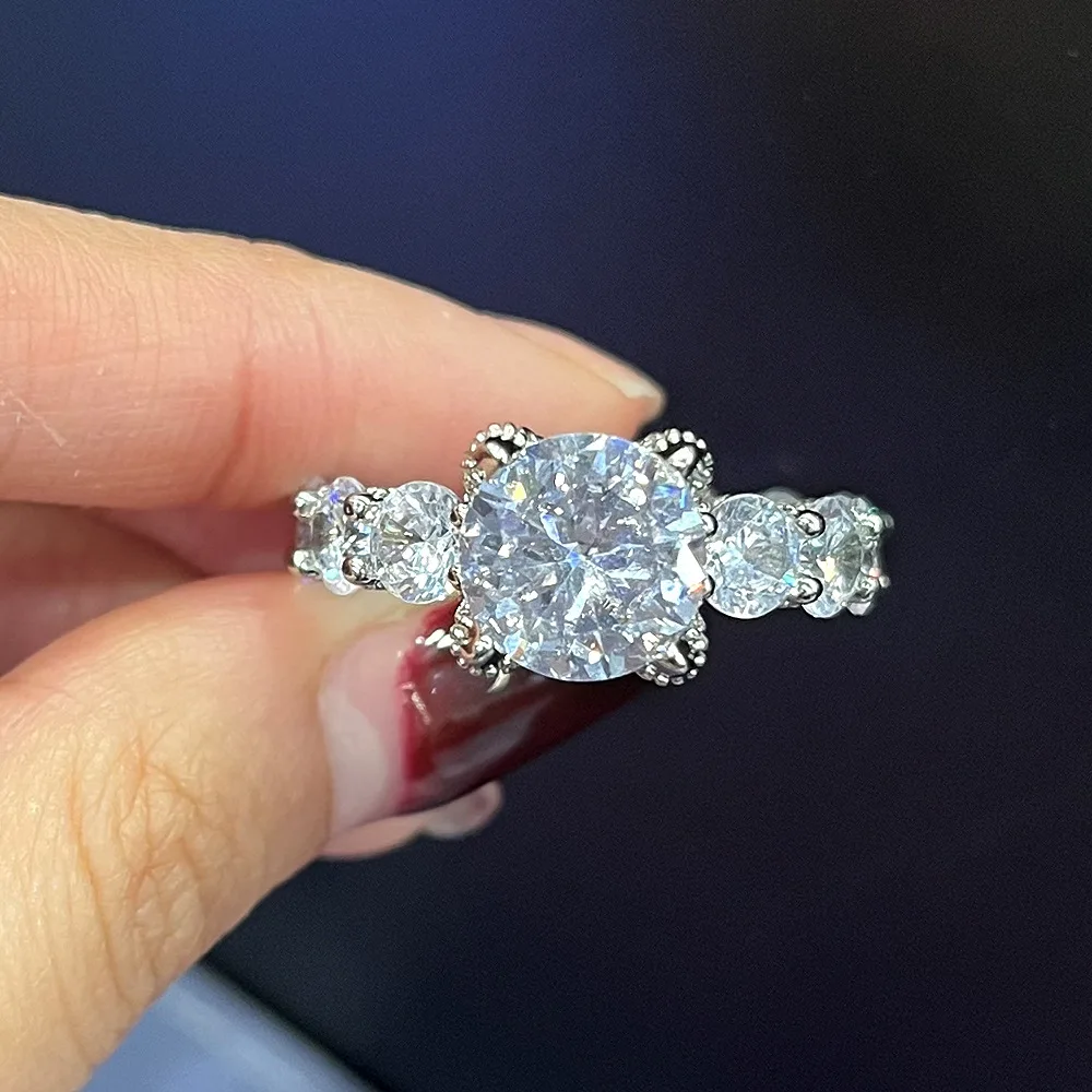 

2022 Arrival Luxury Vintage Retro Silver Color Designer Engagement Ring for Women Party Lady Gift Finger Jewelry Wholesale