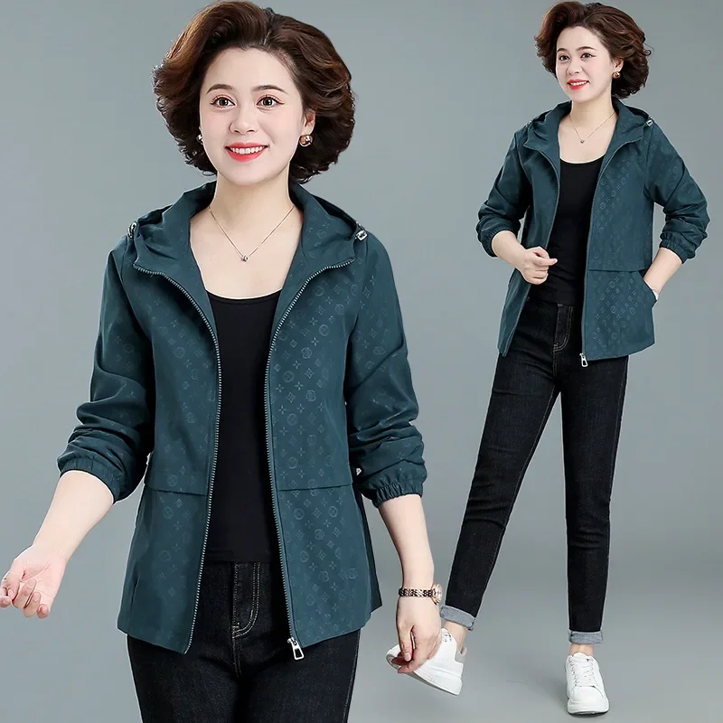 Стильная повседневная куртка для женщин среднего и пожилого возраста