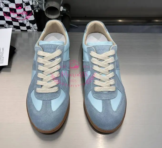 

2023 Women's leisure Sneakers Shoes Suede Leather Splicing Runway Single Shoes Spring Autumn Casual Lace-Up Men Flat Walk Shoes
