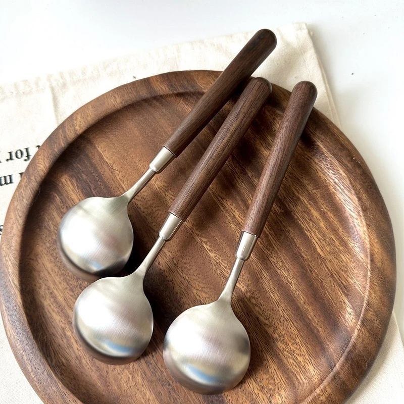 

Набор столовых приборов из нержавеющей стали с имитацией деревянной ручки