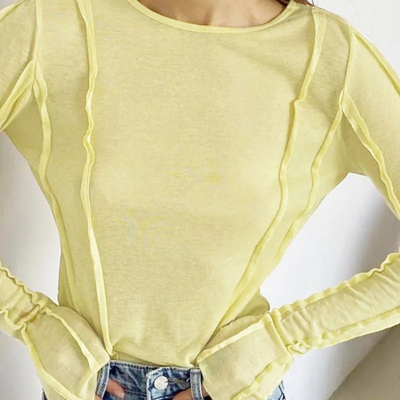 Женская белая футболка с круглым вырезом и длинным рукавом элегантная желтая