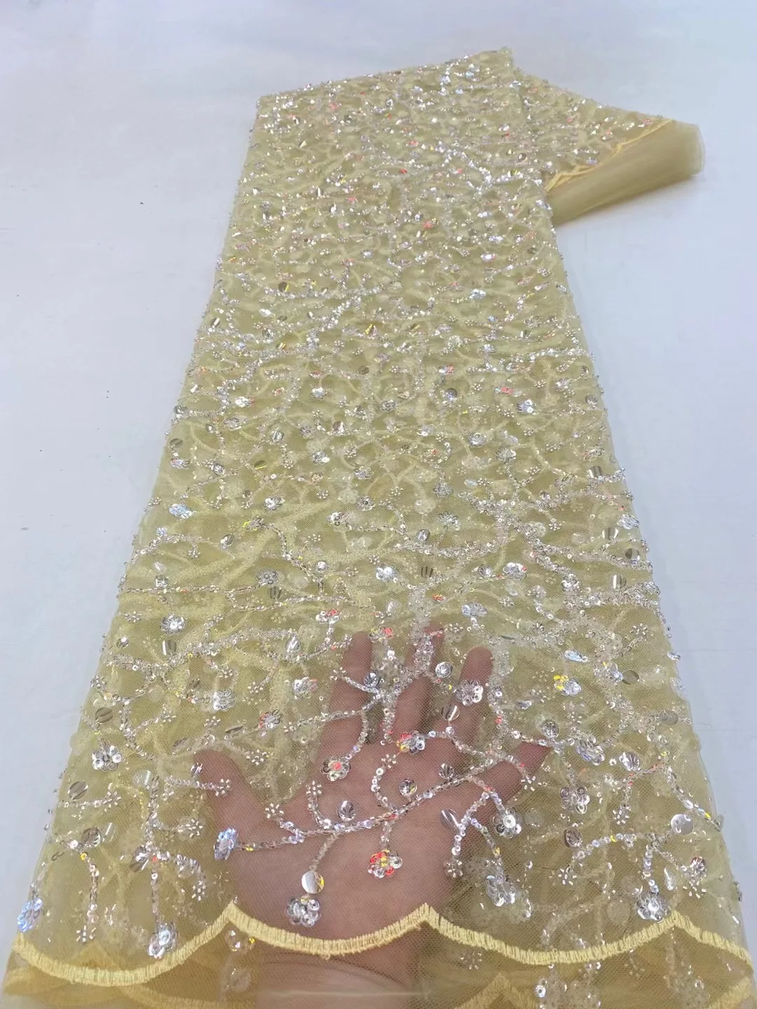 

Чистый белый Французский тяжелый Тюль ручной работы с бусинами кружево 2023 Высококачественная африканская Роскошная блестящая ткань для вечернего платья невесты