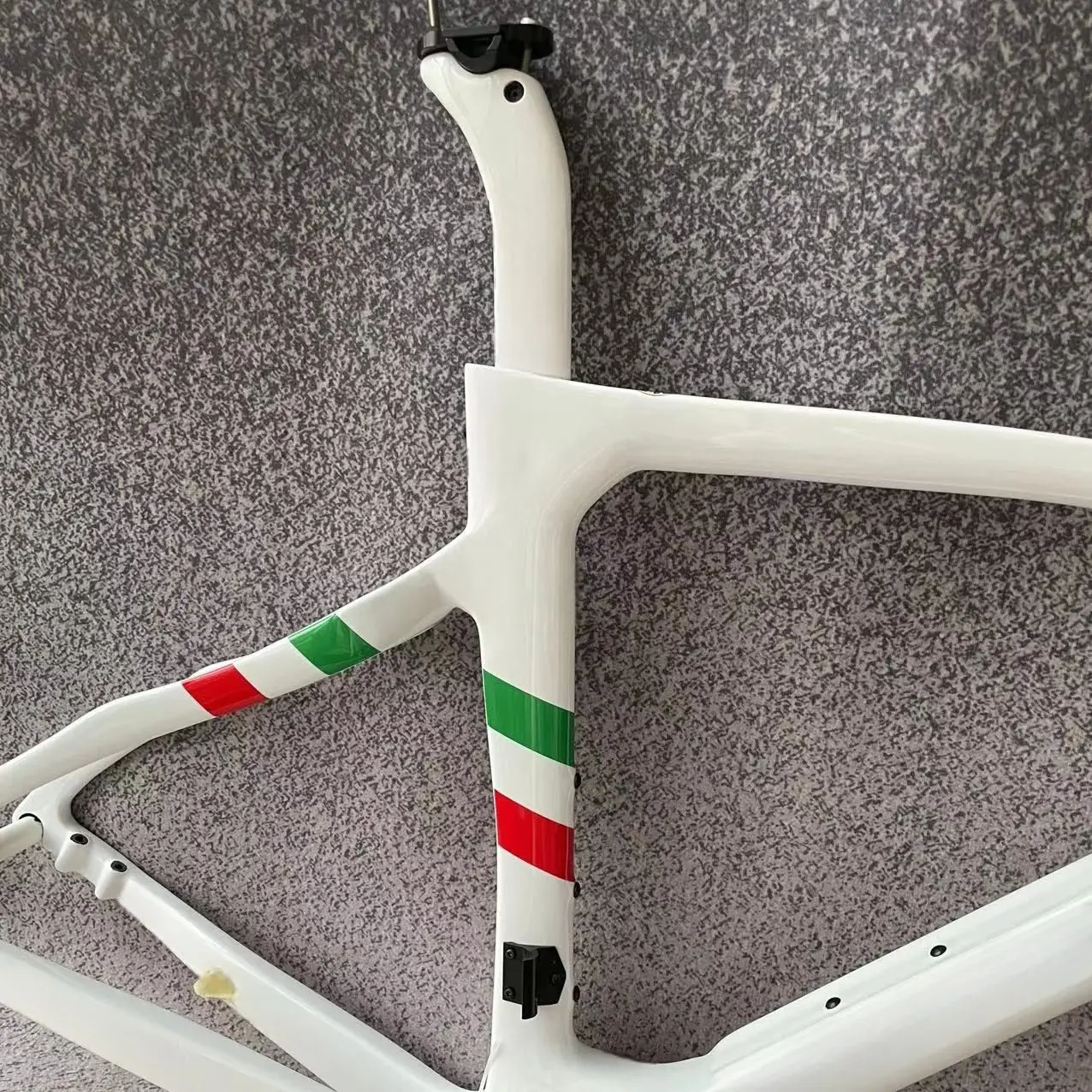 

Carbon Fiber Frame White T1100 Bike Frame Bicycle Frame V/Disc Brake With Hnadlebar Fit Di2 Made in Taiwan