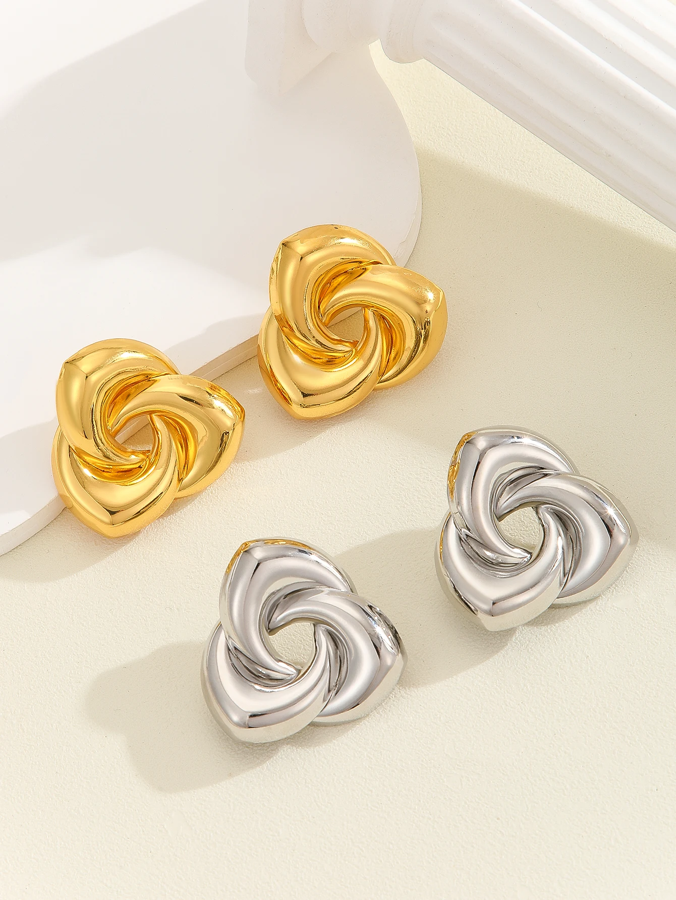 Массивные золотые серьги для женщин массивные с узлом геометрические висячие