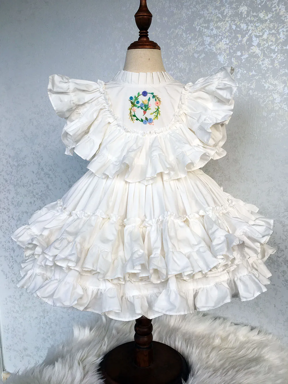 

Baby Girl White Handmade Flower Embroidery Vintage Ball Gown Princess for Birthday Baptism Holiday Party Eid Photography