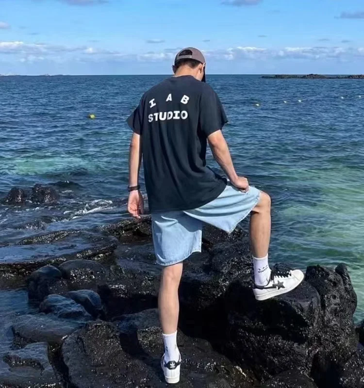 

2023 IAB Studio Men's T-Shirt Korean Alphabet Printed Women's Short Sleeve T-Shirt High Street Versatile Couple Large T-Shirt