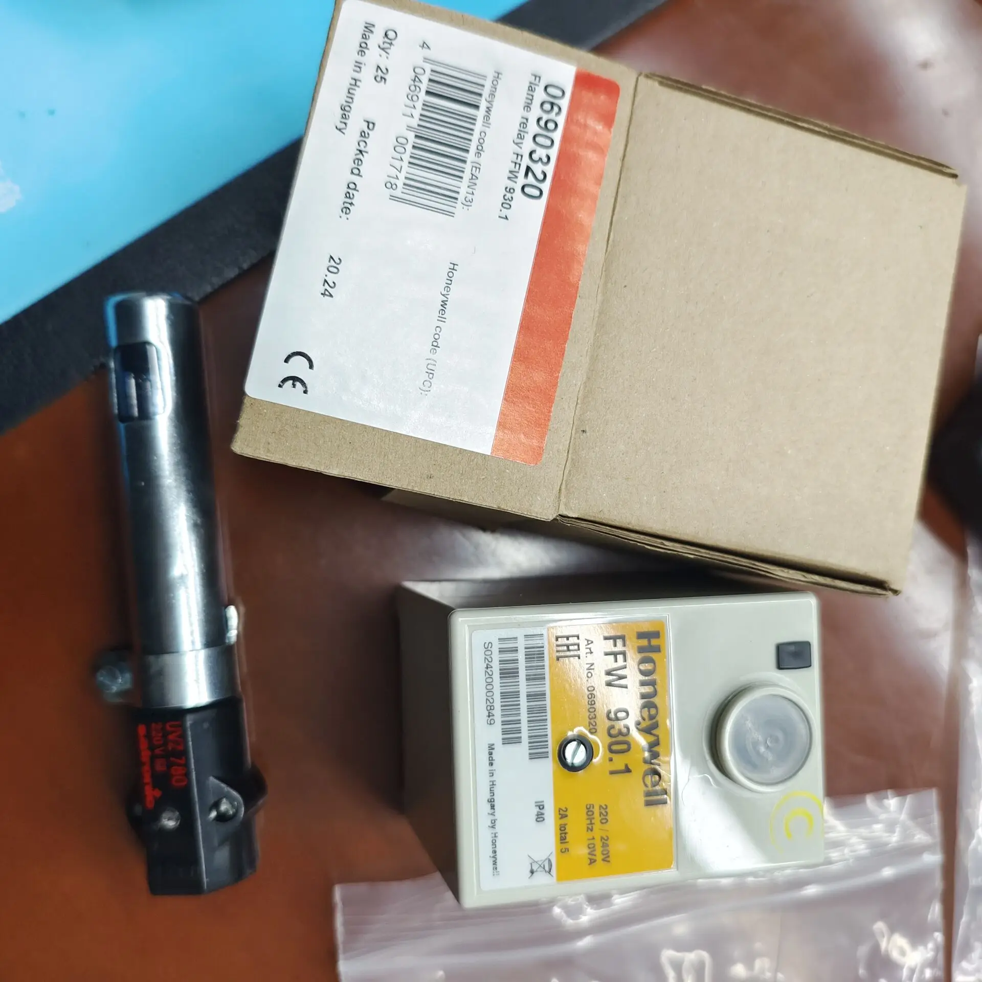 

Небольшое количество оригинального контроллера Honeywell FFW930.1 доступно в февраля
