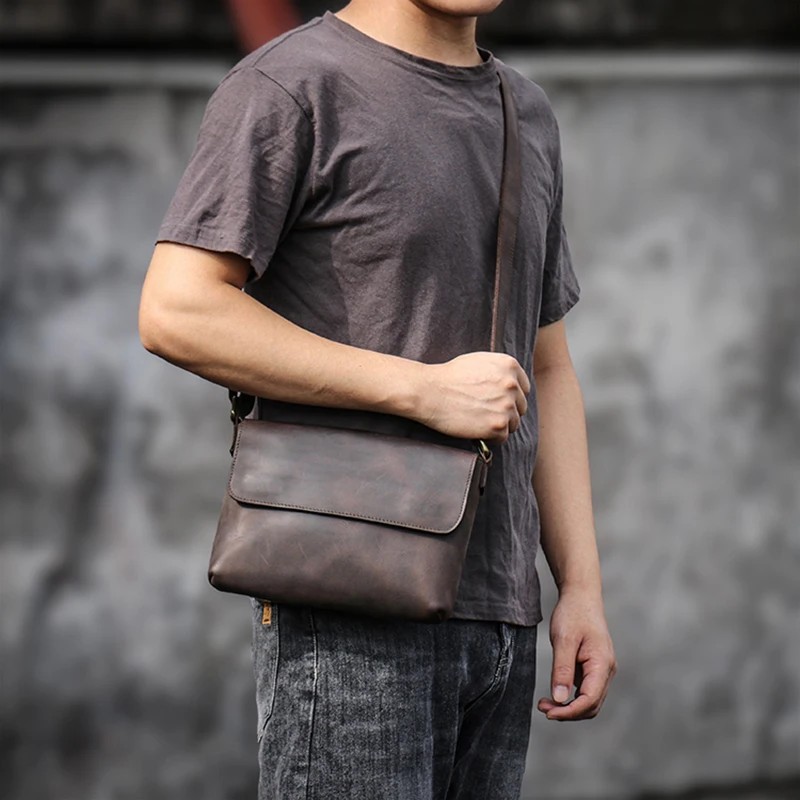 

Hardware Magnetic Men's First Vintage Men Popular Shoulder Wrapped Crossbody Cowhide And Bags Layer Bag Flap For Buckle Simple