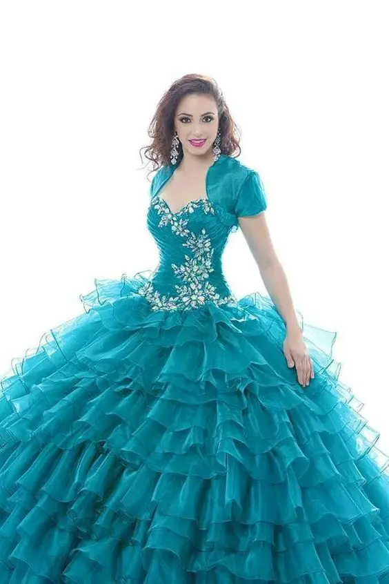 Многоярусное платье Quinceanera со складками и кристаллами расшитое бисером бальное