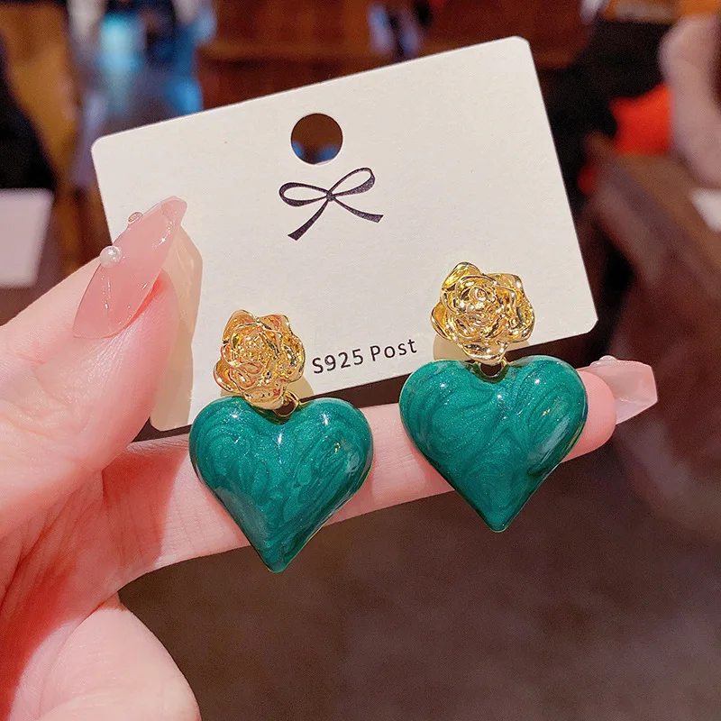 

Korea Super Fairy Green Rose Oil Drop Texture Love Earrings S925 Silver Needle All-match Temperament Earrings Earrings