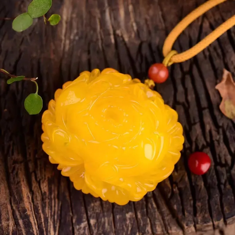 Куриное масло желтого цвета старый медовый воск роза янтарный кулон женский