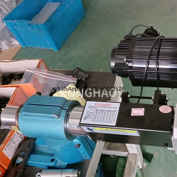 Горизонтальный сверлильный и резьбонарезательный станок с регулируемым углом