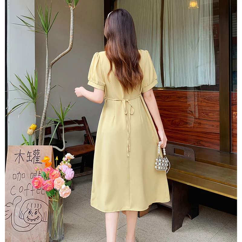 Женское длинное платье-рубашка с V-образным вырезом и коротким рукавом