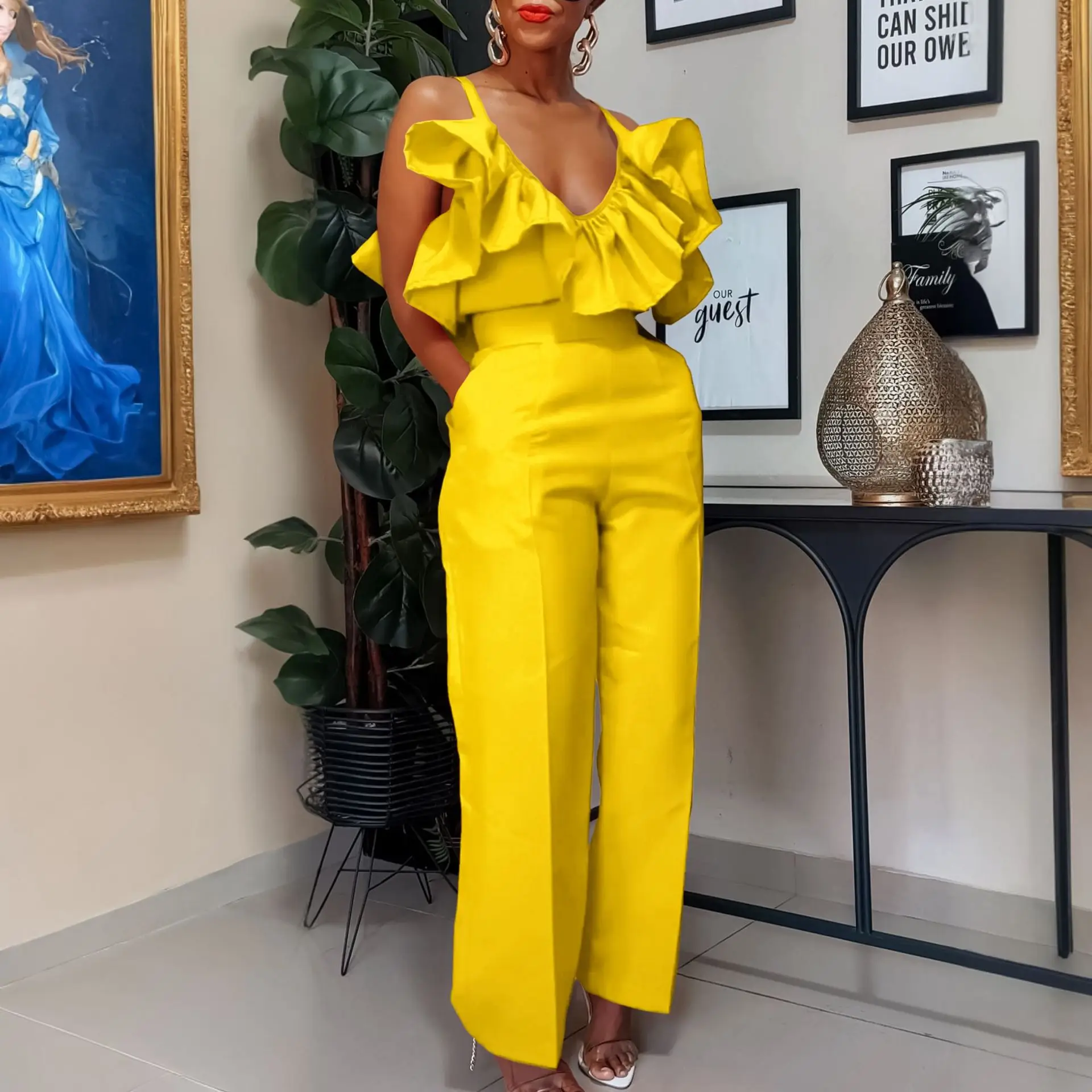 Женский комплект из двух предметов: блузка с глубоким V-образным вырезом и