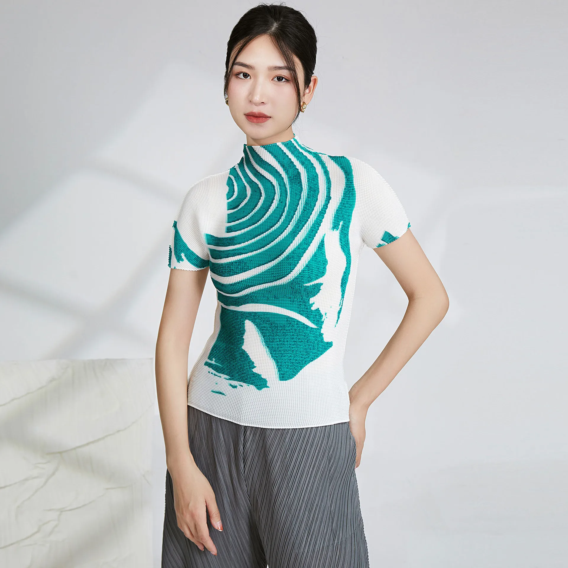 

Miyake Stylet Shirt Tops Women Japanese Style Printing Slim Fit Fashion High Collar Thin Short Sleeve Versatile Pleated Pullover