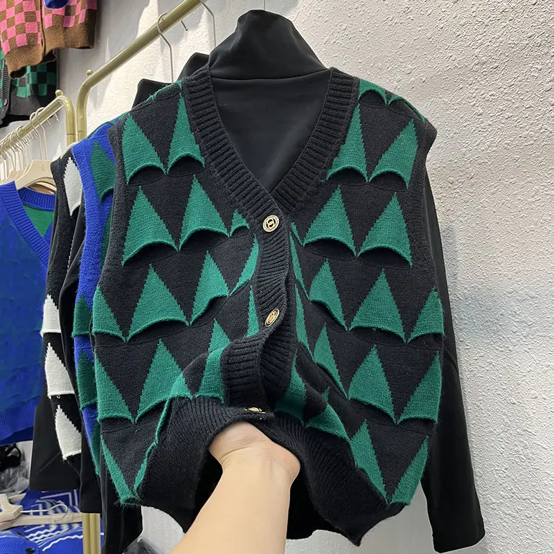 

Triangular knit vest female vest 2022 spring new loose color matching design small sweater cardigan casual sweater cloths tops