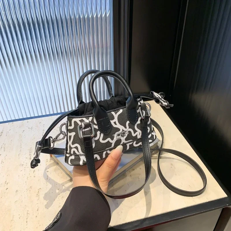 Фото 2025 Spanish Niche Shoulder Bag Luxury Purses Designer Women Crossbody Bag Small Satchel Tote Bag High Quality Mini Handbags №2